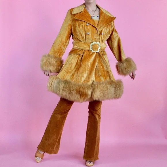 Country Pacer rare 60s gold velvet penny lane fur sleeve Russian coat - Picture 2 of 16